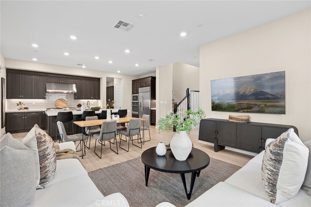 Photo of Listing #OC25256895