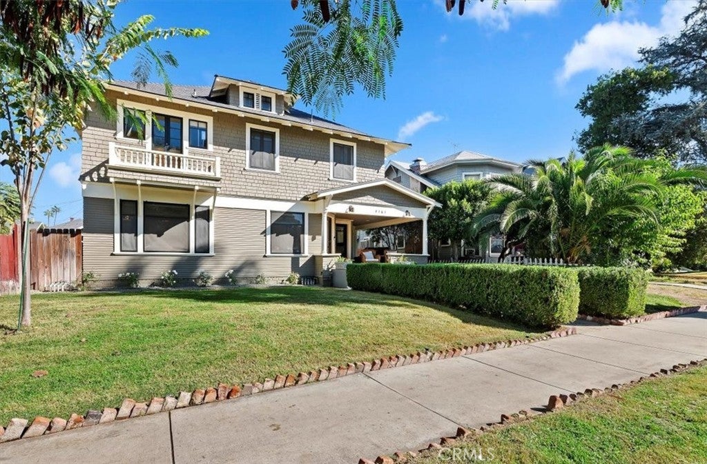 Photo of Listing #IV25257671