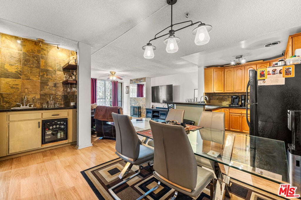 Photo of Listing #25599117