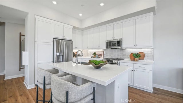 1275 Snowberry Place, Montebello