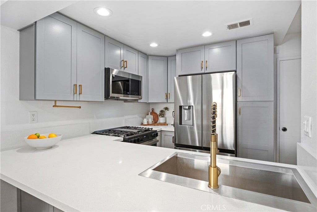 Photo of Listing #OC25257660