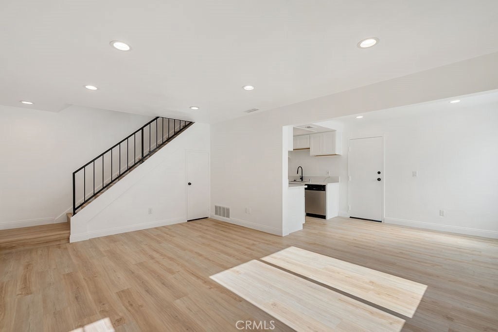 Photo of Listing #PW25258155