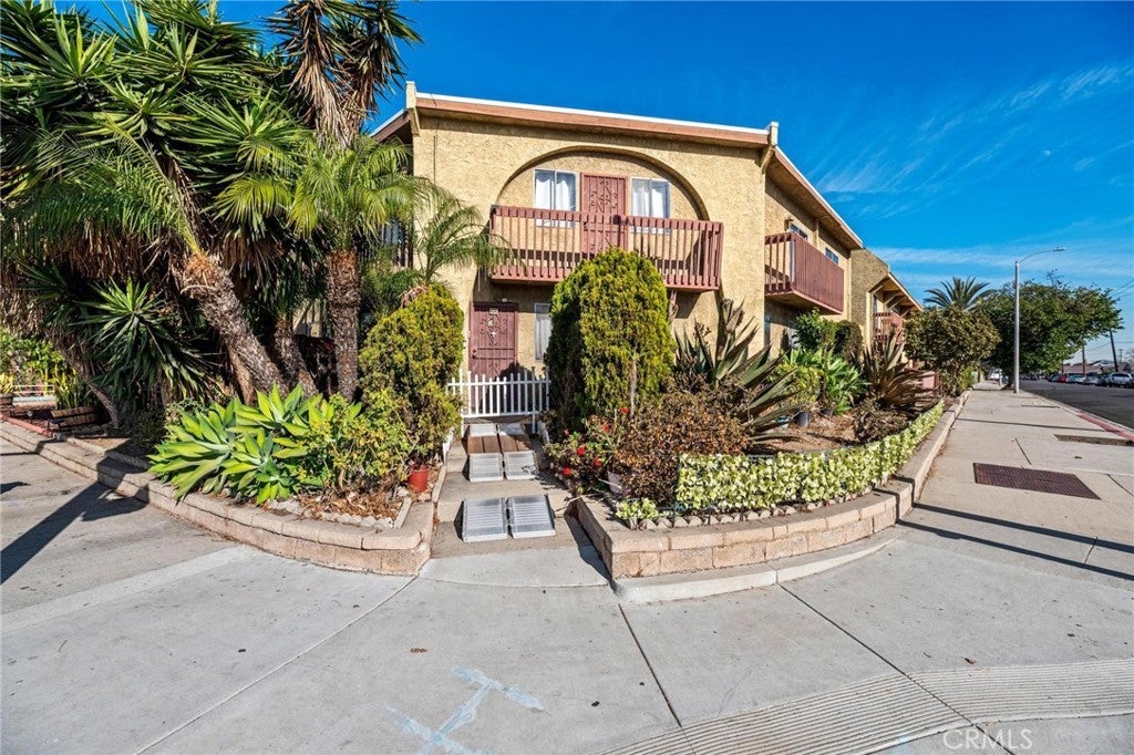 Photo of Listing #PV25258196