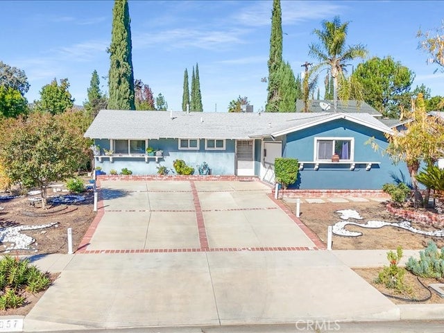 22857 Windom, West Hills