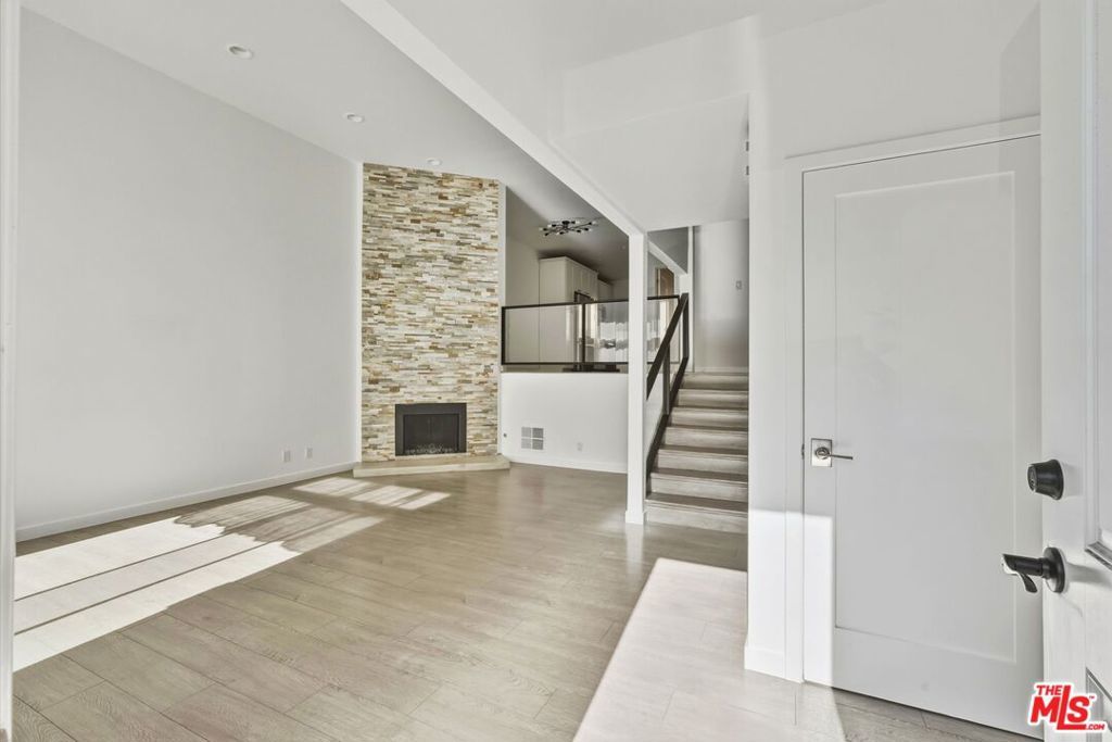 Photo of Listing #25617743