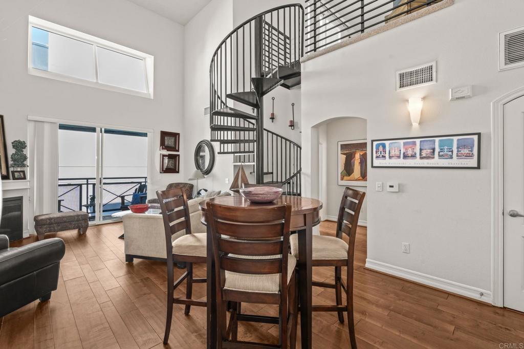 Photo of Listing #PTP2508495