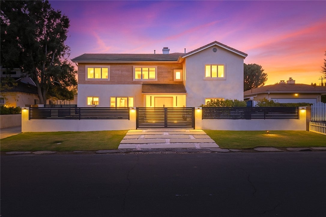 Photo of Listing #SR25258332