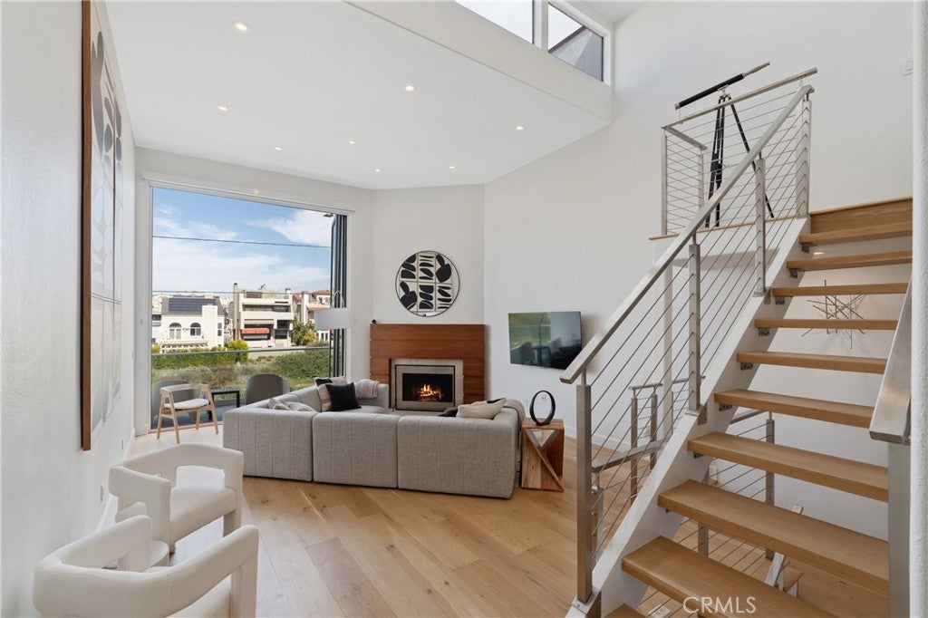 Photo of Listing #SB25258636