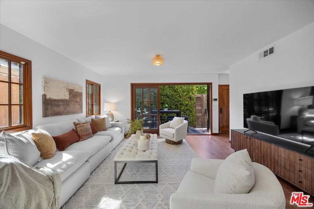 Photo of Listing #25609233