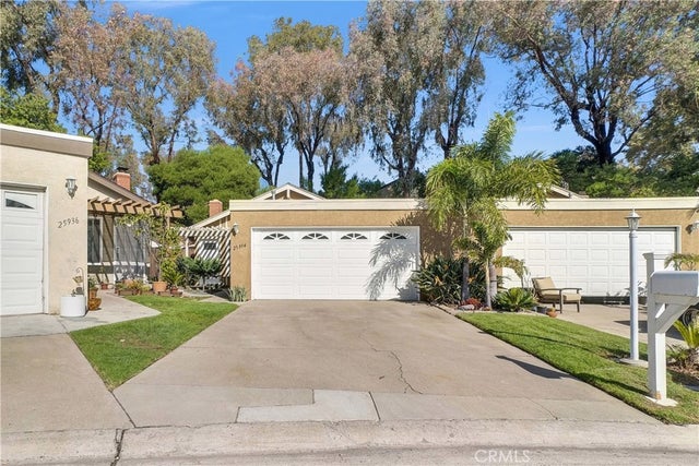 25934 Robin, Mission Viejo.