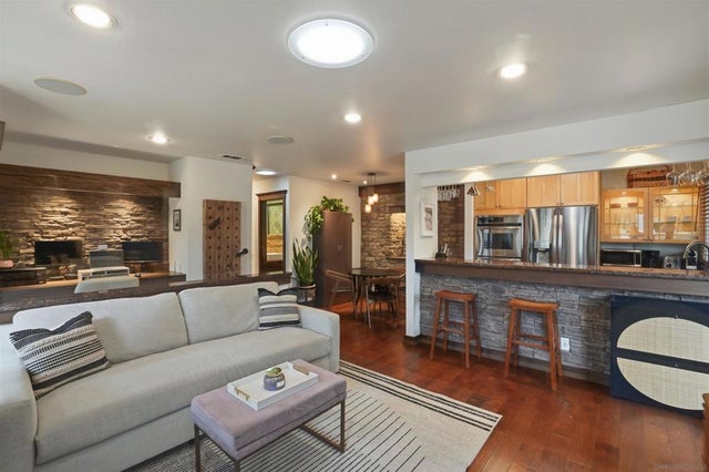 811 Caminito Del Sol, Carlsbad.