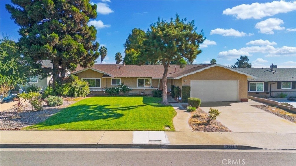 Photo of Listing #DW25258961