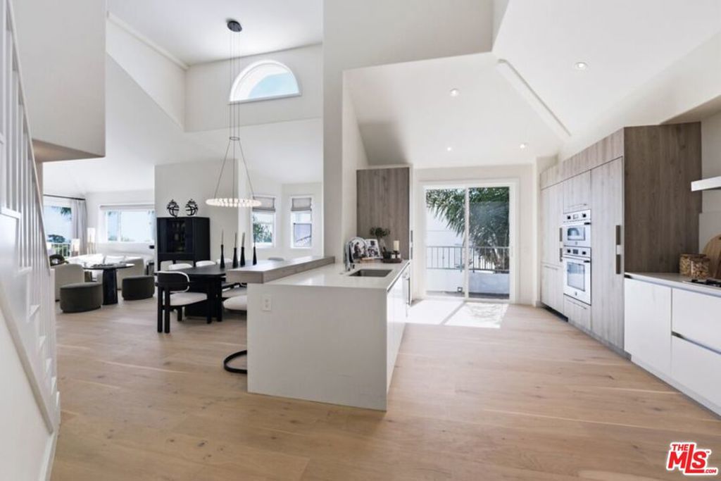 Photo of Listing #25616803