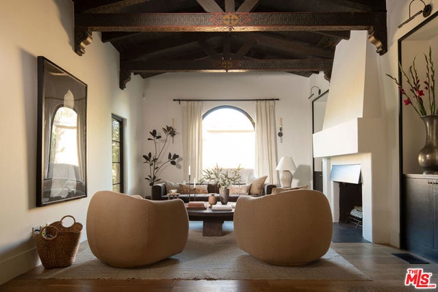 5308 Hillcrest Drive, Los Angeles