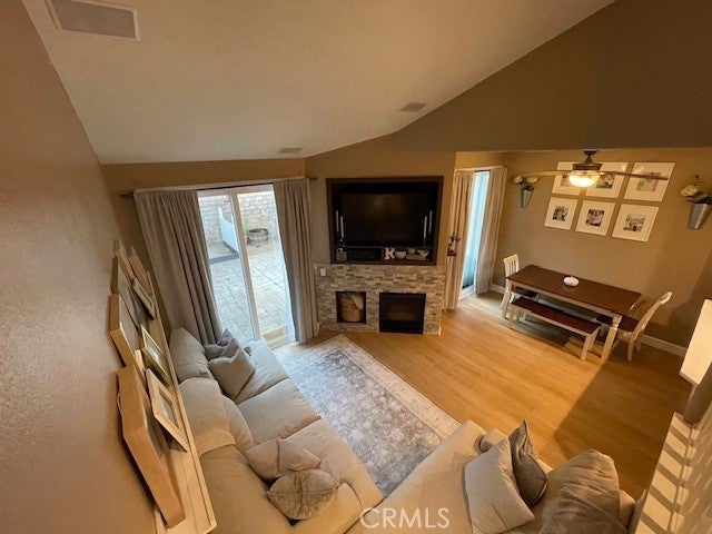 Photo of Listing #SR25259177