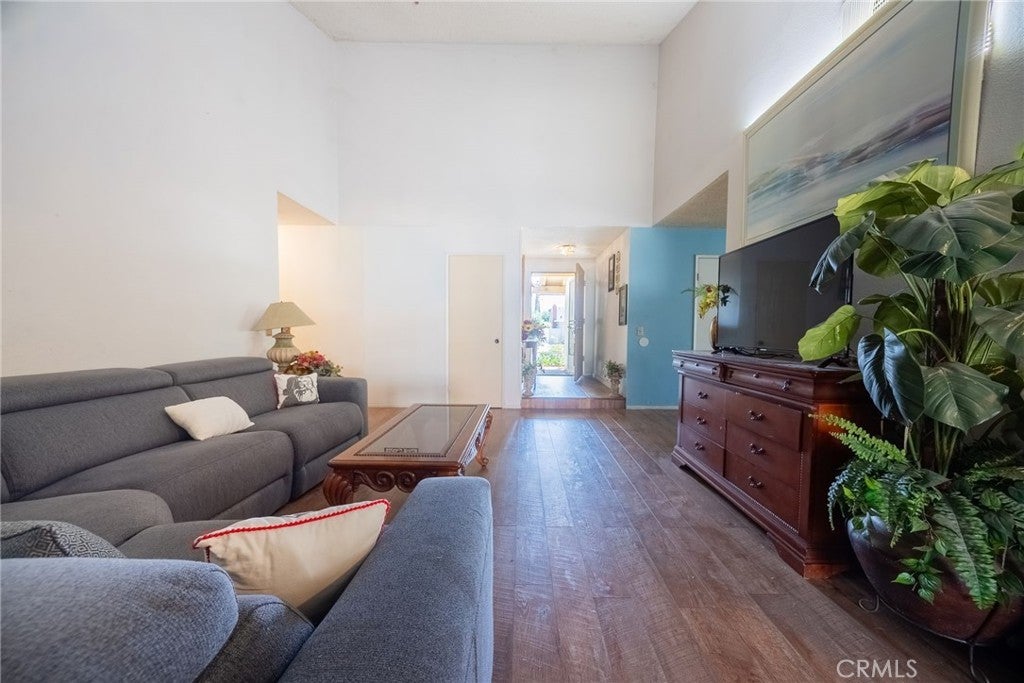 Photo of Listing #SR25259042