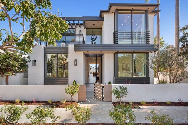 304 Poppy Ave, Corona Del Mar