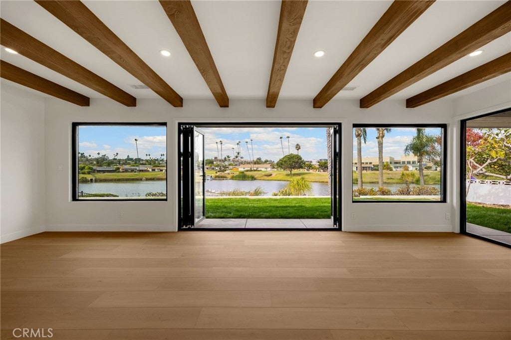 Photo of Listing #IV25259424