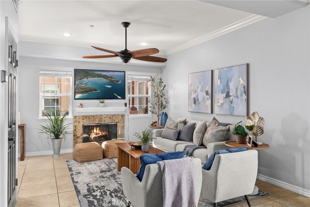 1200 Highland 404, Redlands