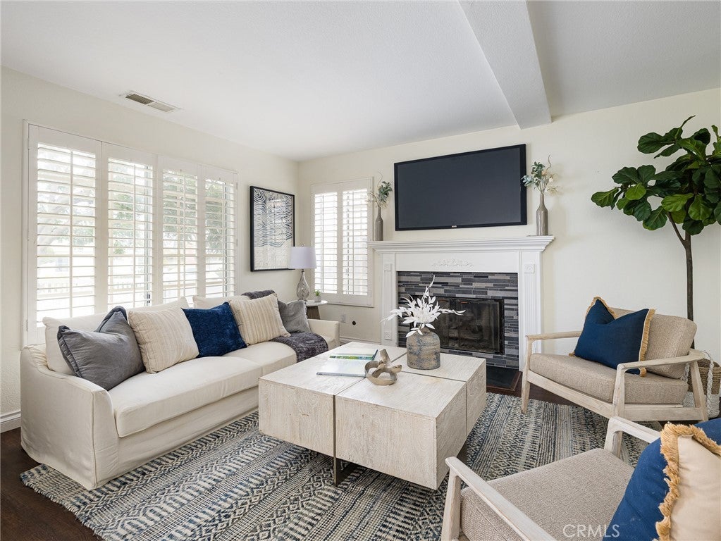 Photo of Listing #SB25257082