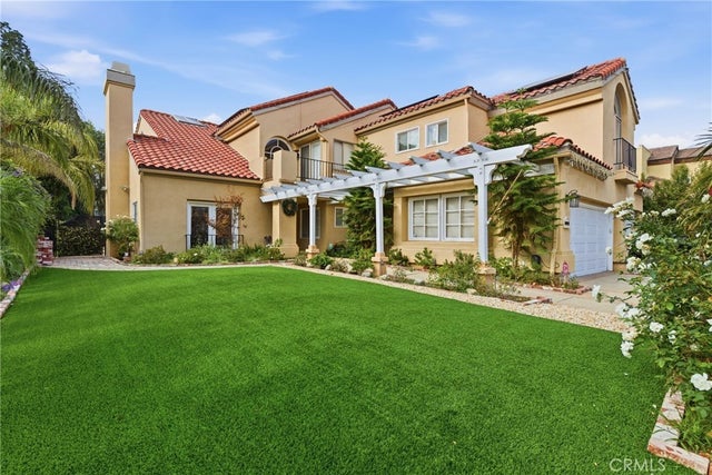 10925 Willowbrae, Chatsworth