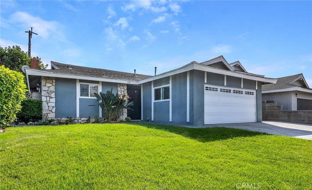 Photo of Listing #PV25259437