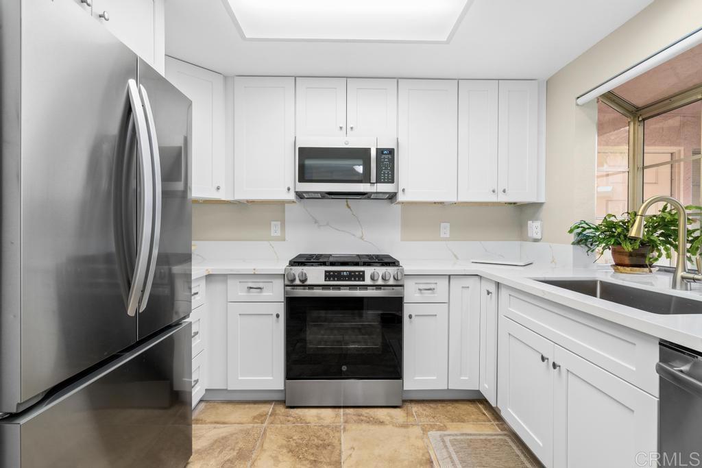 Photo of Listing #PTP2508533