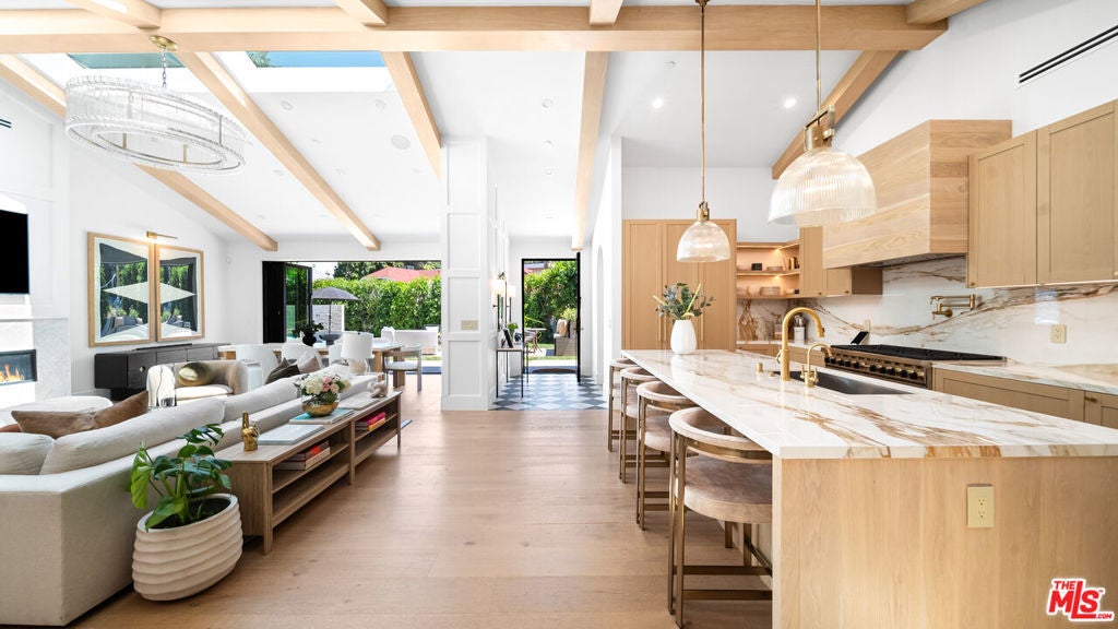 Photo of Listing #25618615