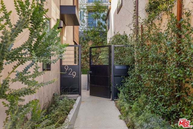 929 Hilldale, West Hollywood