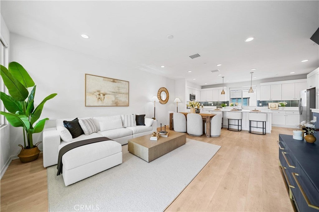 Photo of Listing #OC25259193