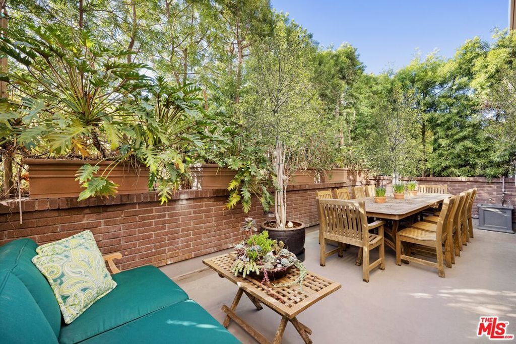 Photo of Listing #25617763