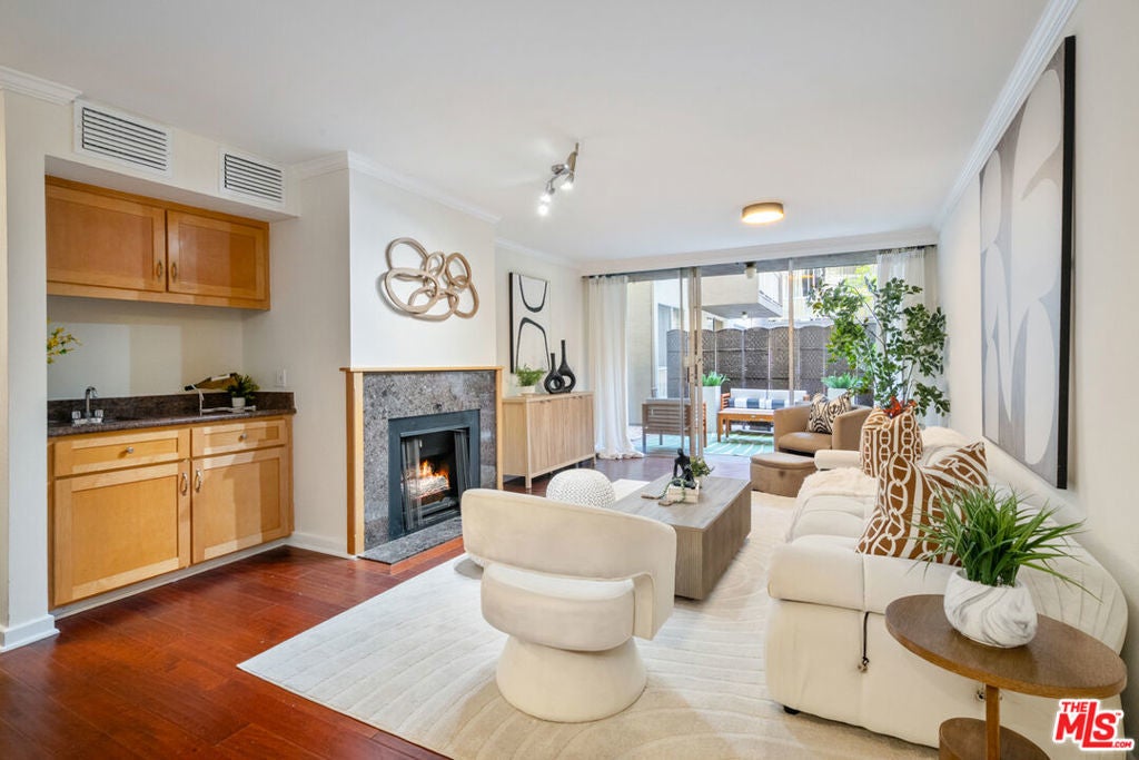 Photo of Listing #25618233