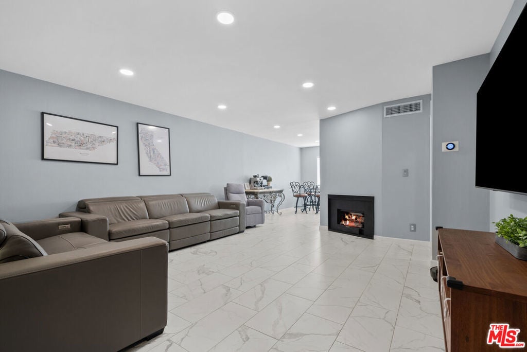 Photo of Listing #25618525