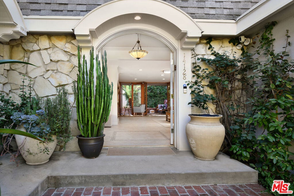 Photo of Listing #25618461