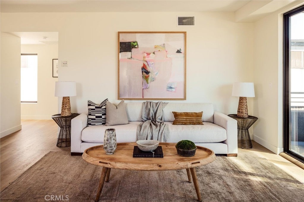 Photo of Listing #SR25259956