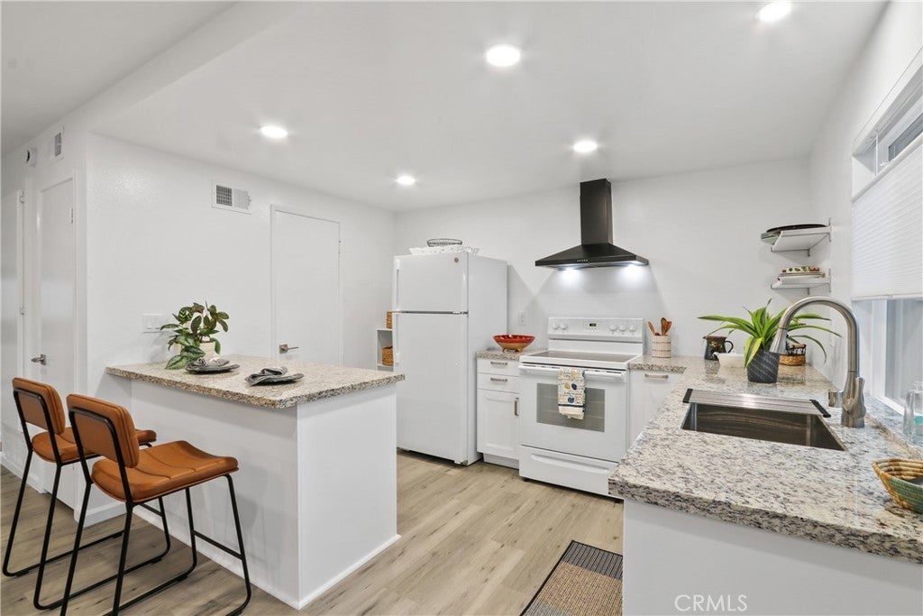 Photo of Listing #SB25254980