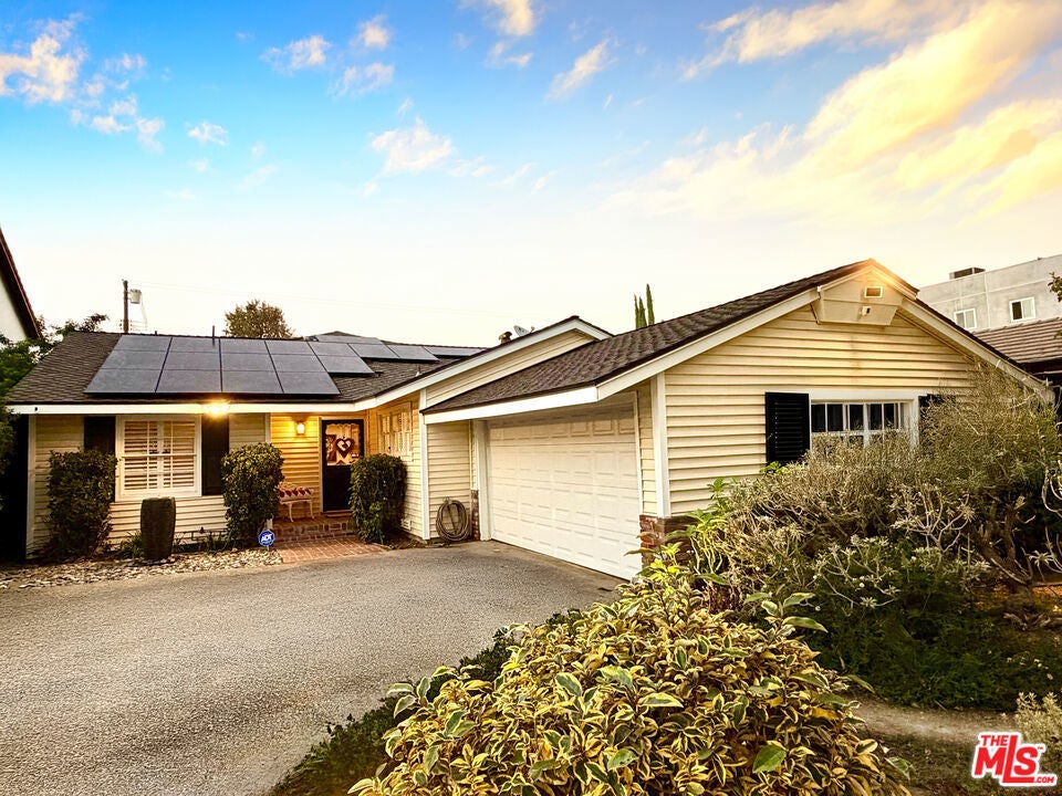 Photo of Listing #25617695