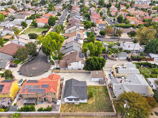 20464 Elkwood, Winnetka