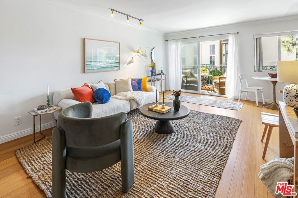 Photo of Listing #25614769