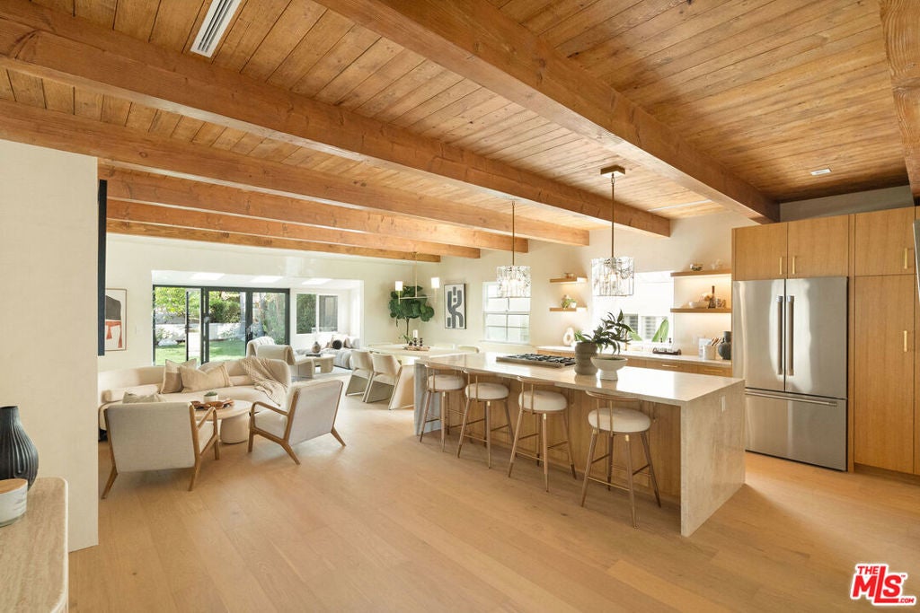 Photo of Listing #25618051