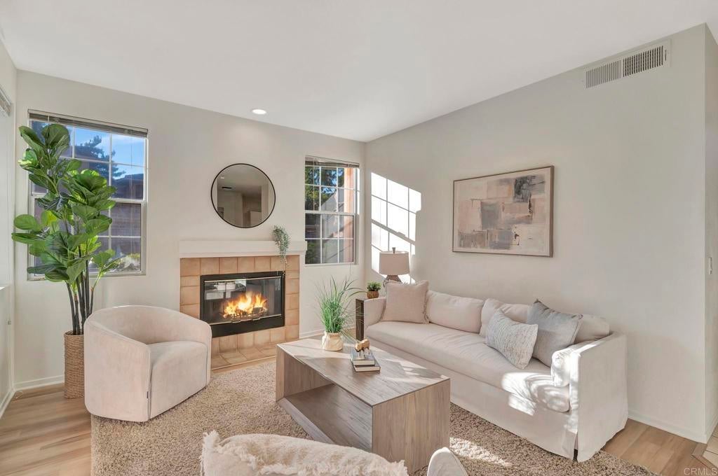 Photo of Listing #PTP2508572