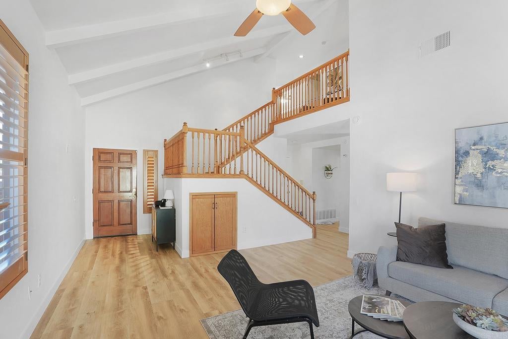 Photo of Listing #PTP2508571