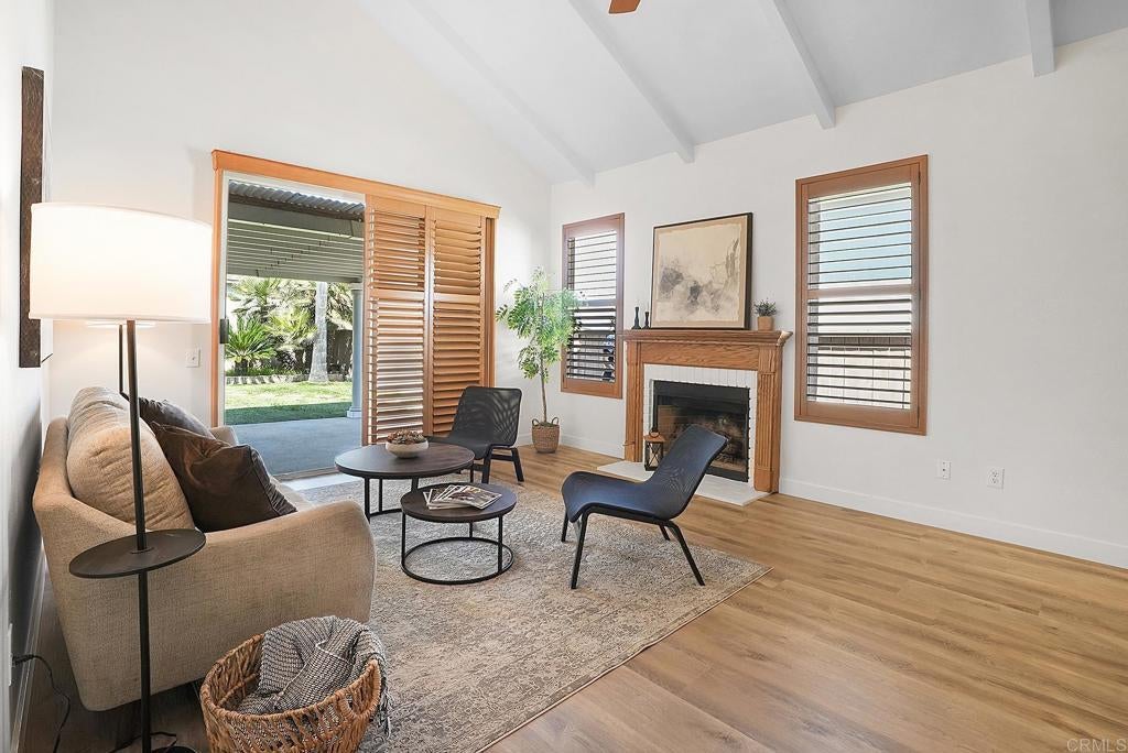 Photo of Listing #PTP2508571