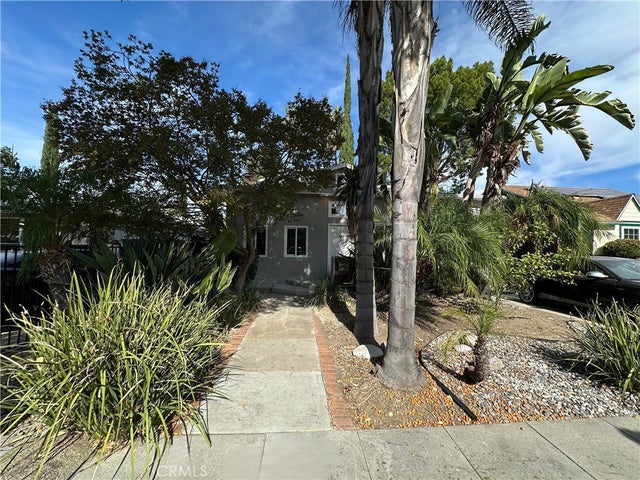 22037 Ybarra, Woodland Hills