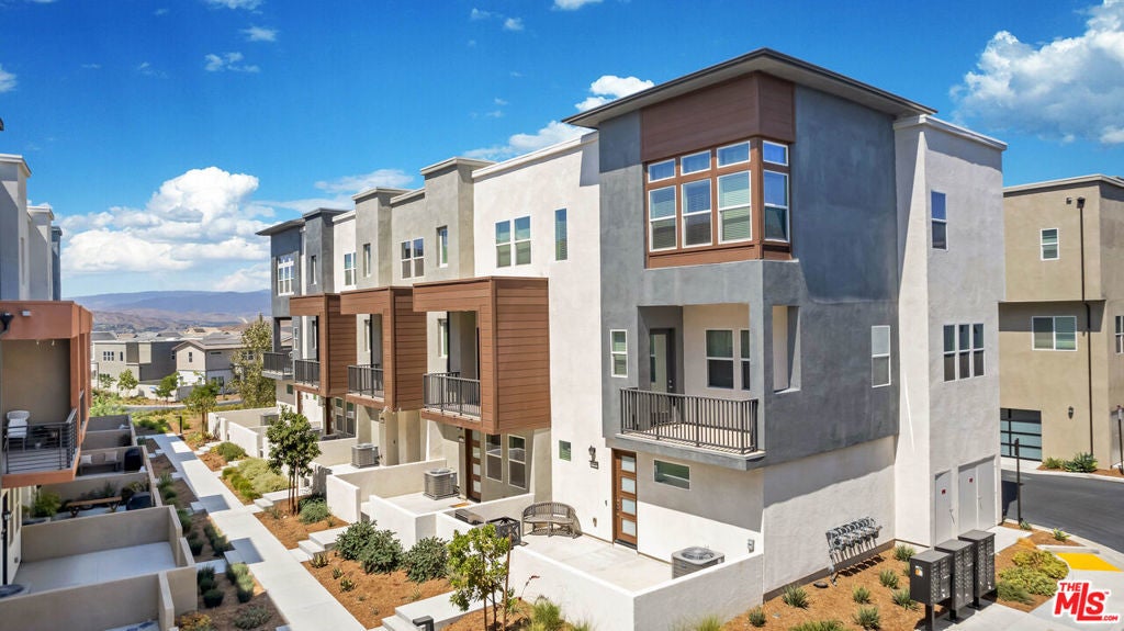 Photo of Listing #25619027