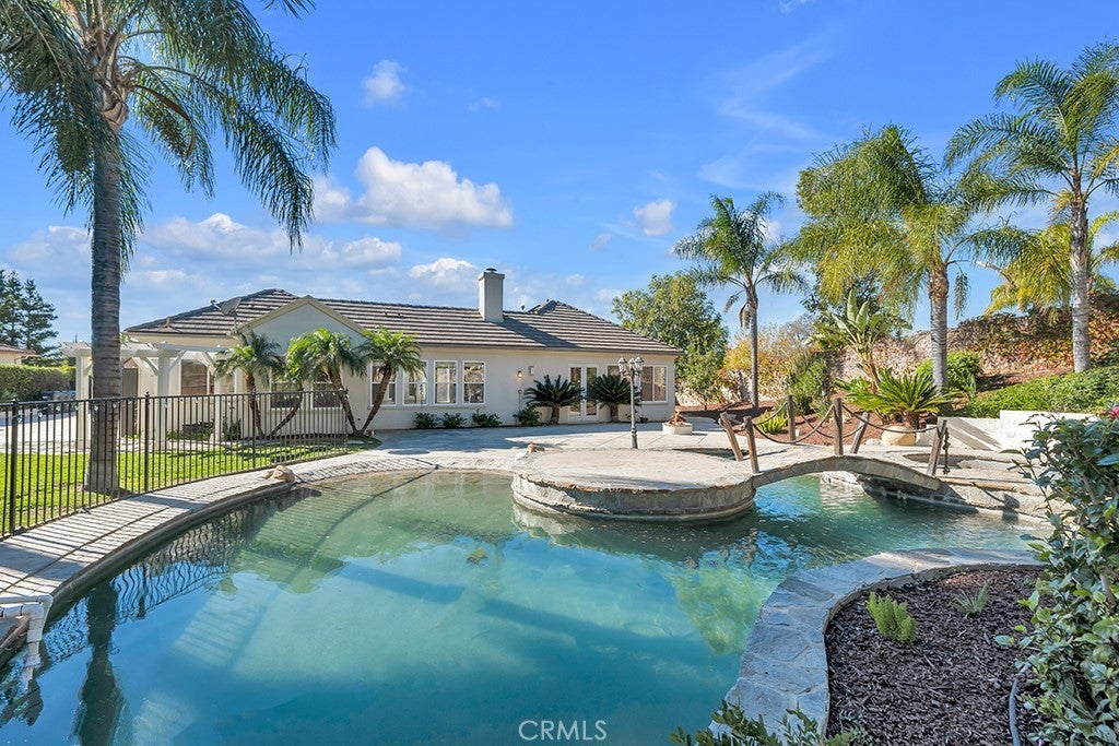 Photo of Listing #SR25260330