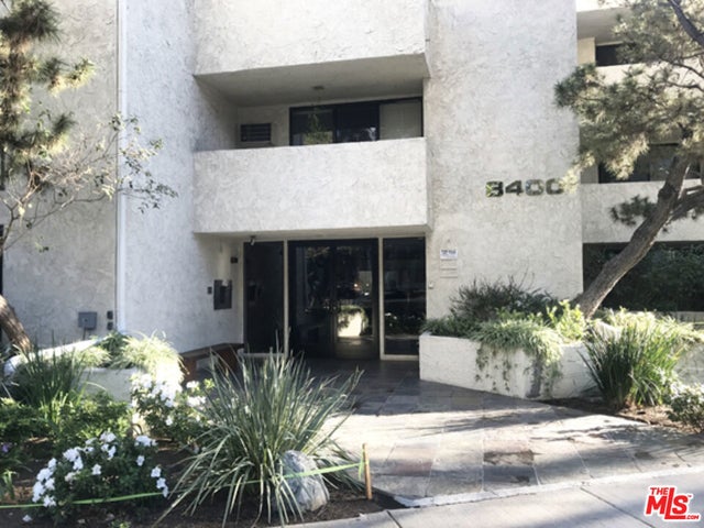 8400 De Longpre Avenue # 104, West Hollywood