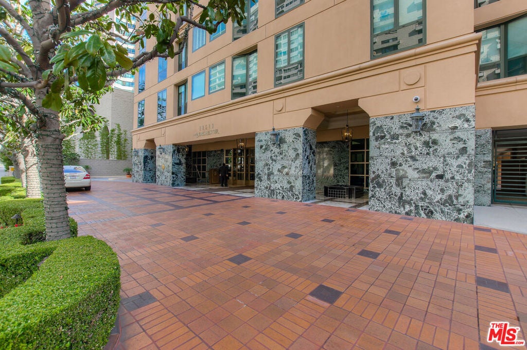 Photo of Listing #25619101