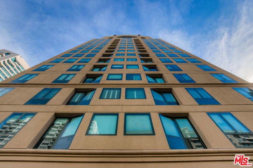 Photo of Listing #25619101