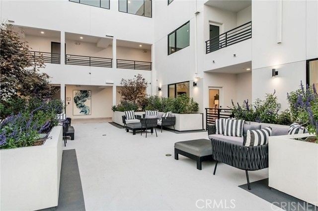 5110 Whitsett Avenue 105, Valley Village